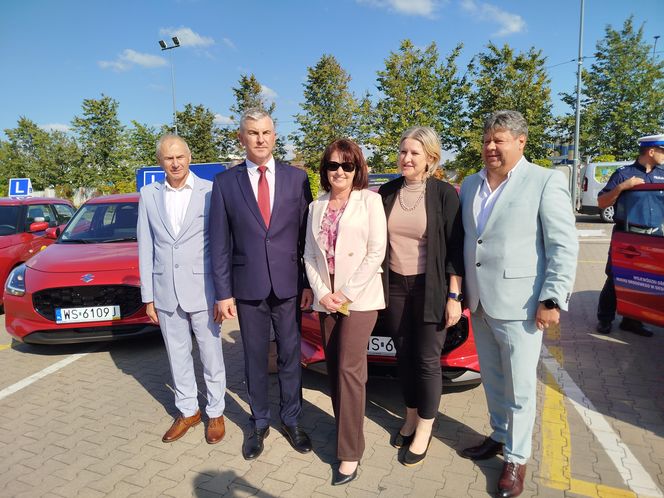 Siedlecki WORD wymienił starą flotę pojazdów egzaminacyjnych na nowe samochody marki Suzuki Swift