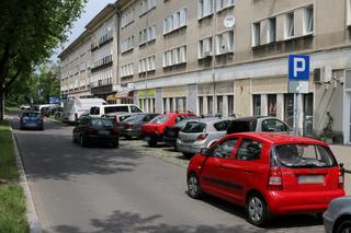 Strefa płatnego parkowania obejmie pl. Hallera i okolice. Podano termin