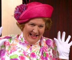 Patricia Routledge, niezapomniana Pani Bukietowa z serialu „Co ludzie powiedzą?”