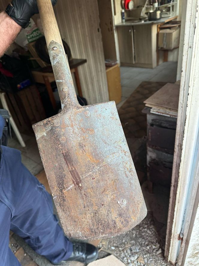 Warszawa: Kobieta i mężczyzna pobici pałką i szpadlem! Pilna akcja służb