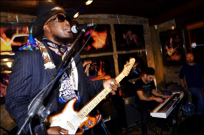 Dalszy ciąg ciekawej zimy w Hard Rock Pub Pameli. Gutek, Sidney Polak i inni...