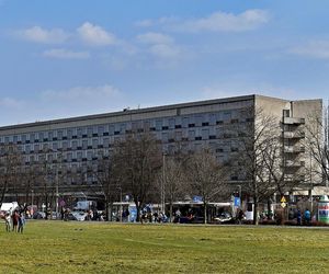 W PRL-u powstał najdłuższy budynek w Małopolsce. Janusz Morgenstern i Jerzy Stuhr kręcili w nim filmy