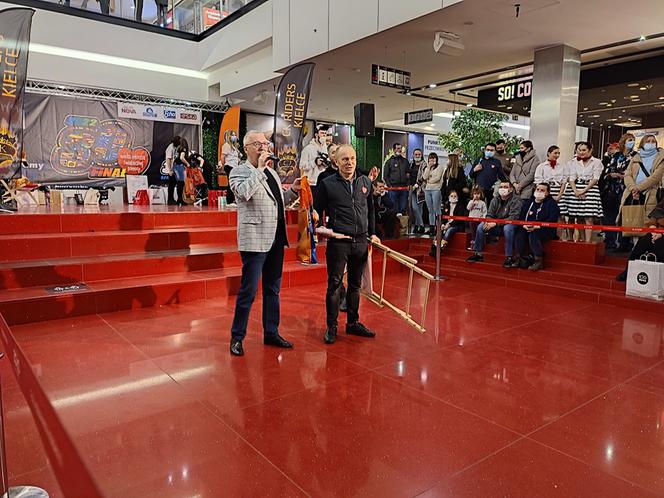 WOŚP w Kielcach. Hojni kielczanie licytowali w Galerii Echo