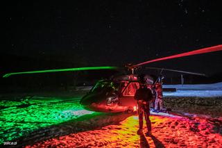 Zimowe ćwiczenia służb w Bieszczadach. Zdjęcia jak z planu filmu akcji 