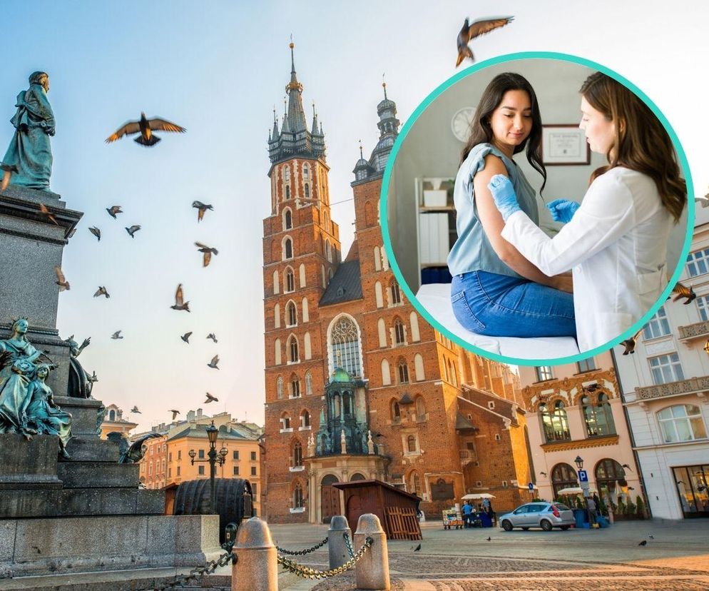 Młoda kobieta przyjmująca szczepionkę w ramię, w okręgu nałożonym na panoramę Krakowa z Bazyliką Mariacką i pomnikiem Adama Mickiewicza. Ptaki latające nad Rynkiem Głównym symbolizują rozprzestrzenianie się choroby, a w tle widać budynki mieszkalne. O szczepieniach na krztusiec dla dorosłych przeczytasz na Poradnik Zdrowie.