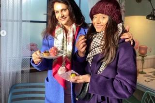 M jak miłość. Iza (Adriana Kalska), Aleksandra (Małgorzata Pieczyńska)