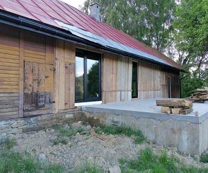 Remont chyży łemkowskiej w Hańczowej