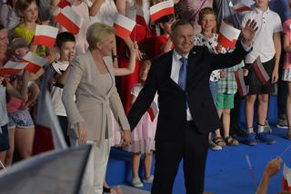 Wybory 2020. Duda gratuluje Trzaskowskiemu. Został wybuczany przez własny sztab