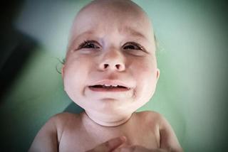 Pan Tomasz przejdzie przez całą Polskę, żeby uratować śmiertelnie chorą córeczkę Zosię. Ona jest dla nas całym światem