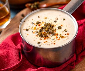 Sos z zielonego pieprzu – oryginalny dodatek, który wyniesie Twoje dania na wyższy poziom