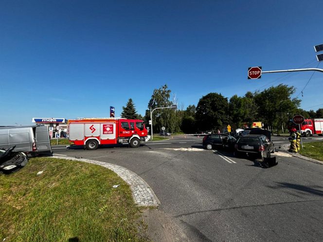 Potężny karambol na Mazowszu. Sześć osób trafiło do szpitala. Droga jest całkowicie zablokowana