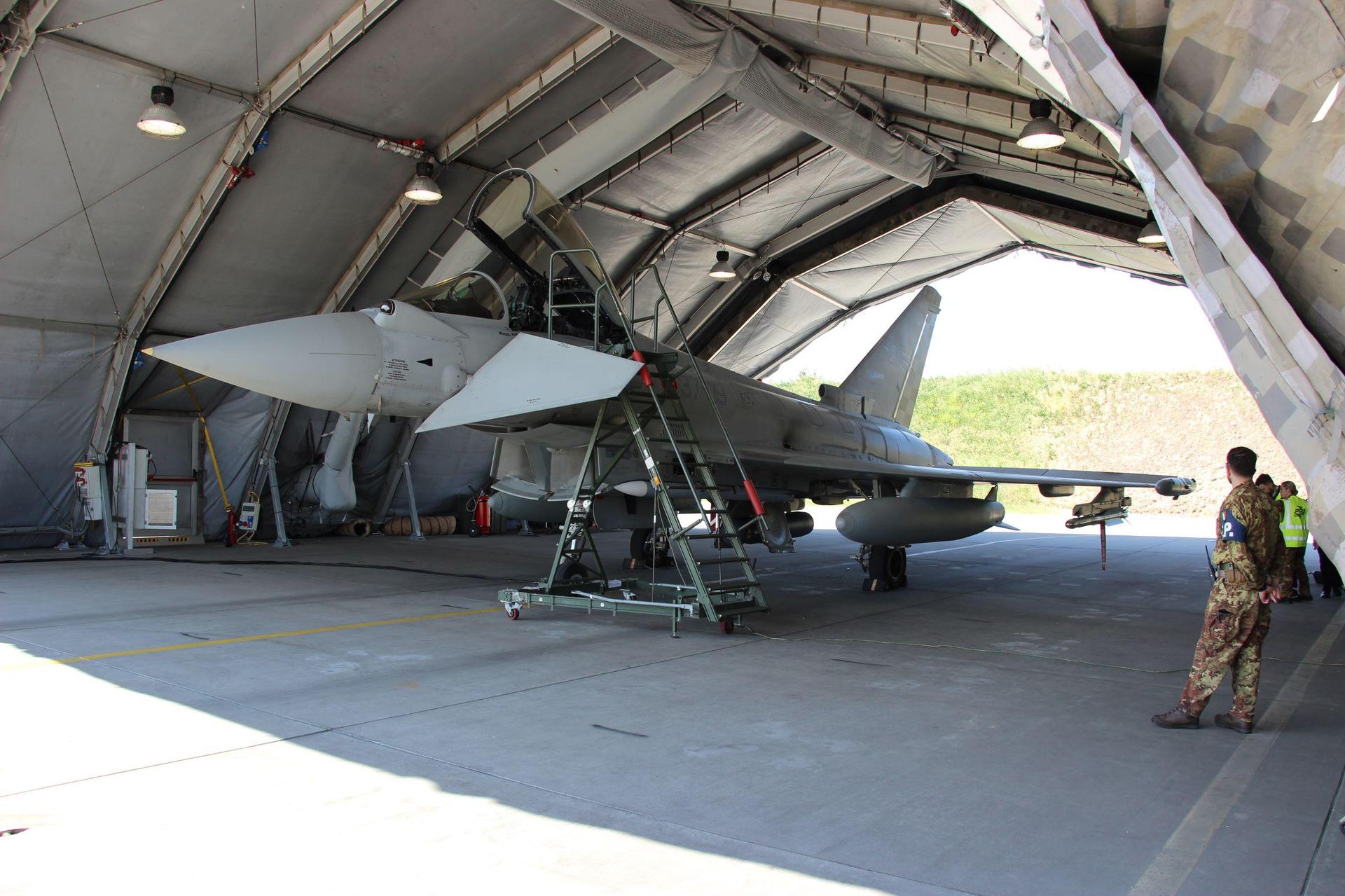 Włoski Eurofighter Typhoon w 22 BLT