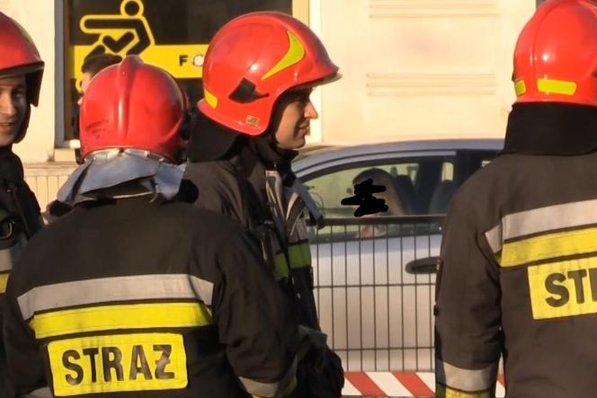 Obecnie sytuacja na miejscu została opanowana, nie ma zagrożenia dla zdrowia i życia okolicznych mieszkańców