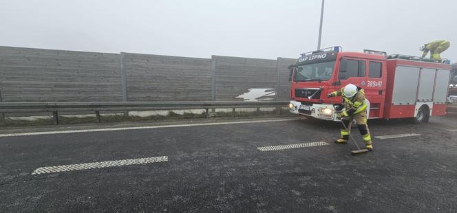 Kolizja za kolizją na S5 koło Leszna. Na wysokości Lipna w gęstej mgle wpadają na siebie samochody