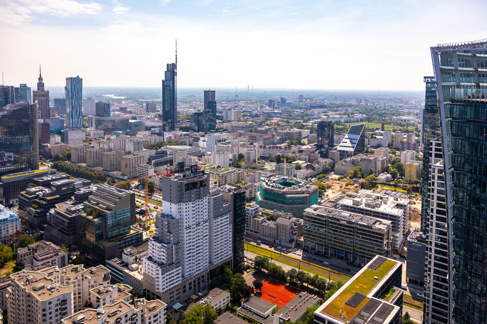 Panorama Warszawy, widok z The Bridge, czerwiec 2024