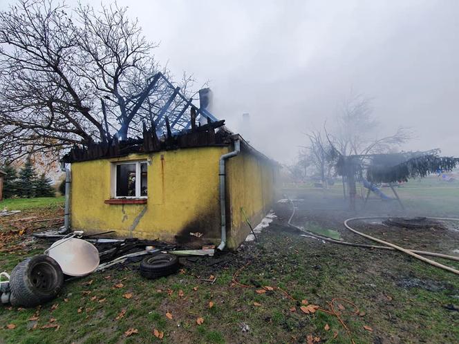 Pożar zabrał im dobytek całego życia. Rodzina z trójką dzieci potrzebuje pomocy 