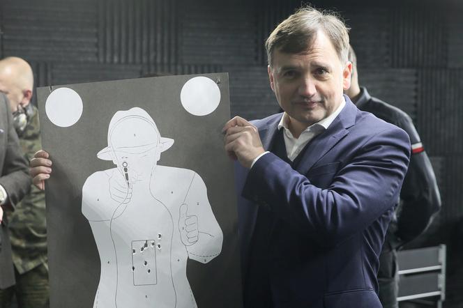 Zbigniew Ziobro na strzelnicy