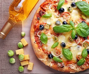 Pizza z brukselką. Łatwa i pozytywnie zaskakująca smakiem