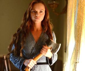 Zabiła rodziców siekierą i uniknęła kary. Teraz Netflix zrobi o niej serial