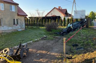 Tragiczny wypadek w Pieckach pod Mrągowem. 29-latek zginął na chodniku, kierowca pijany