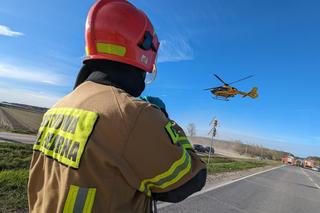 Dramat na drodze! Roztrzaskane auta po czołowym zderzeniu. Wśród rannych jest dziecko