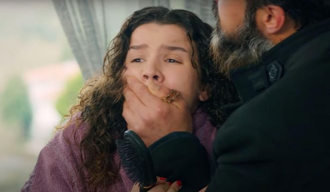 Zeynep trafi do szpitalu w krytycznym stanie, a lekarze podejmą desperacką walkę o jej życie.