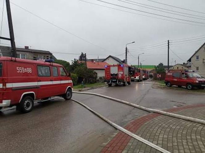 Zalane ulice po nawałnicy pod Otwockiem
