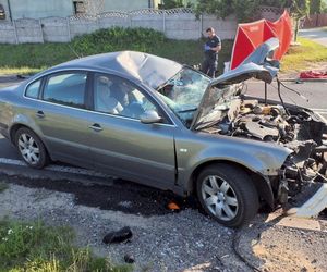 Śmiertelny wypadek pod Radomskiem. Osobówka zderzyła się z motocyklistami [ZDJĘCIA]