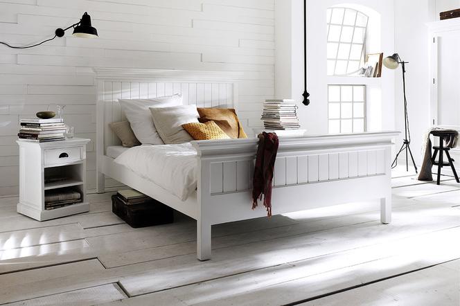 Białe łóżko (źródło: www.seart.pl)
