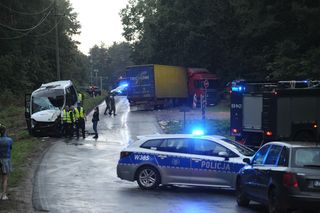 Wypadek pod Drawskiem. Kierowca nie żyje, wielu poszkodowanych