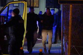 Nocna awantura na Powiślu. W ruch poszły butelki i broń