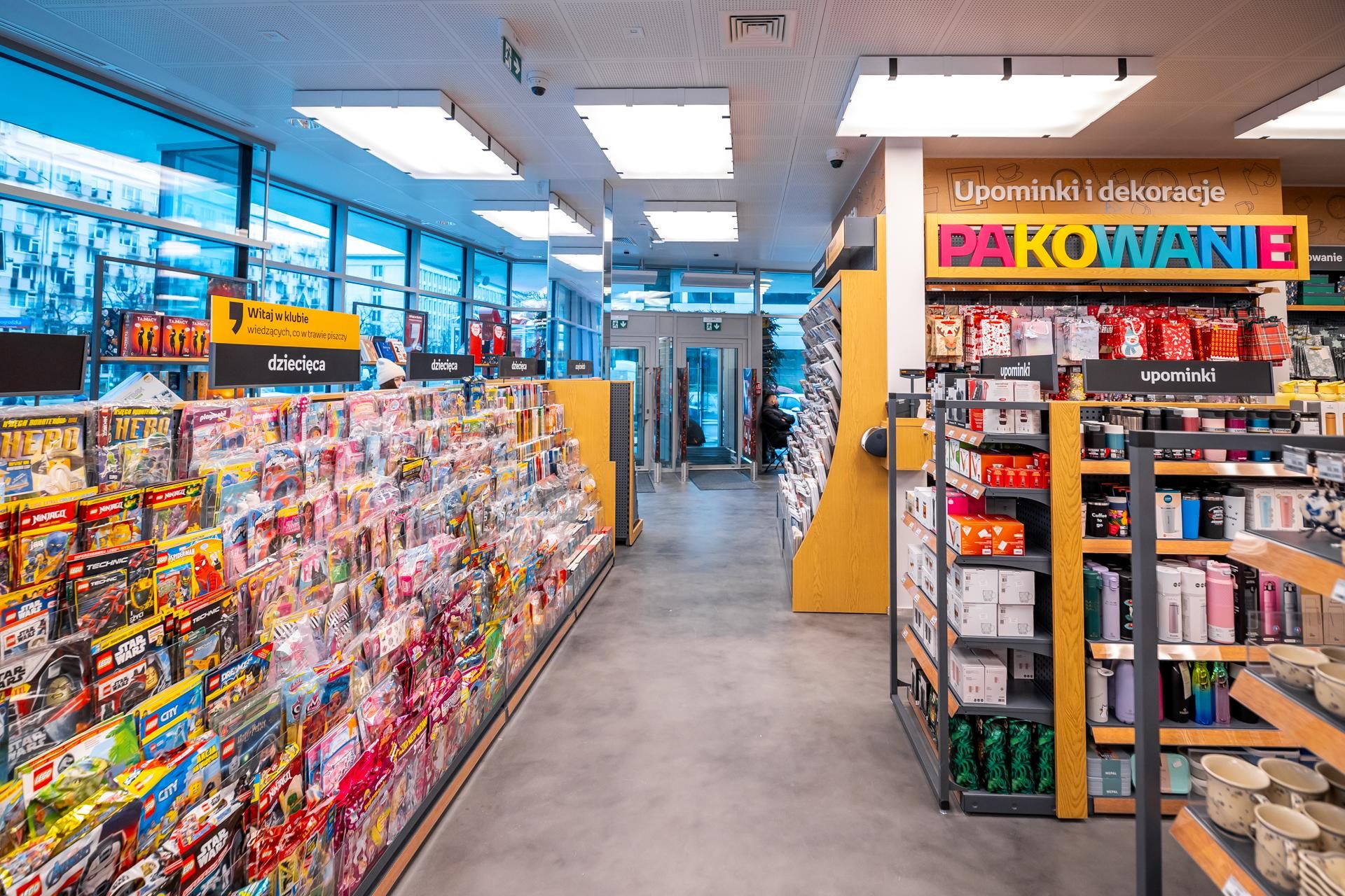 Wnętrza odnowionej "Cepelii" w Warszawie