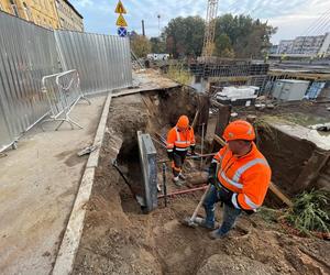 Awaria wodociągowa na Królowej Jadwigi w Bydgoszczy. Duże utrudnienia dla kierowców [ZDJĘCIA]