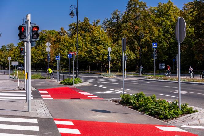 Efekty remontu pl. Na Rozdrożu w Warszawie