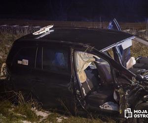 Śmiertelny wypadek na przejeździe kolejowym. Taksówka wjechała pod pociąg