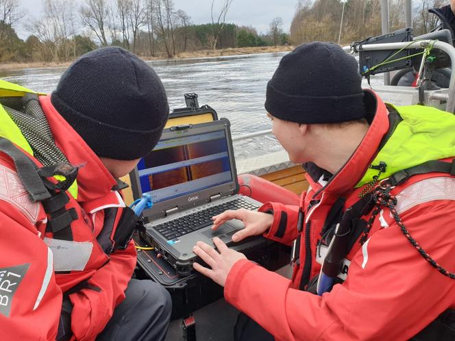 Dramat na rzece Narew. 59-latek wypadł z łódki. Trwają poszukiwania