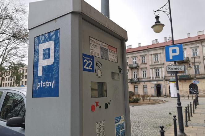 Strefa płatnego parkowania w Radomiu zawieszona