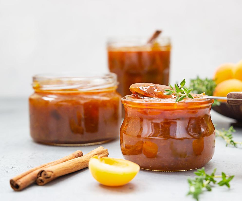 Chutney z pomidorów i moreli: do mięs i przekąsek