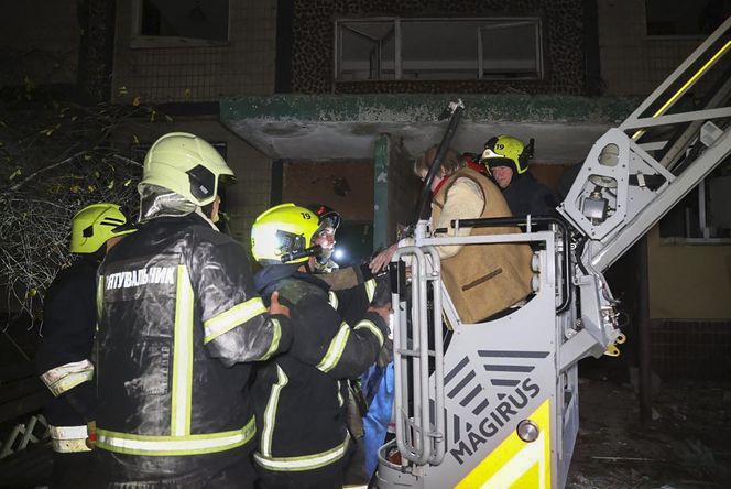 Noc grozy nad Ukrainą. Setki dronów i rakiet spadły na miasta