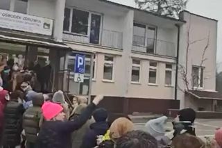 Ogromne kolejki do ośrodka zdrowia pod Olsztynem. Kobiety ruszyły na badania