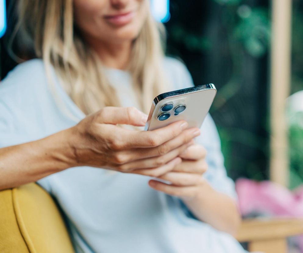 Korzystanie z telefonu powoduje guza mózgu? Jest stanowisko Światowej Organizacji Zdrowia