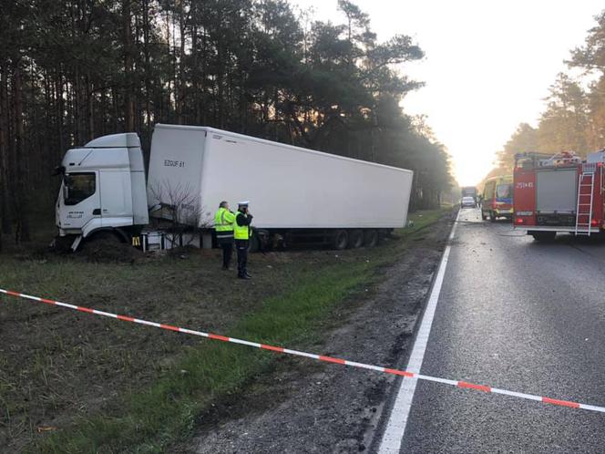 Tragiczny wypadek na DK 10 pod Bydgoszczą! Nie żyje jedna osoba! [ZDJĘCIA]