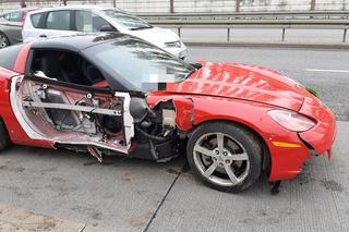 Sportowy chevrolet rąbnął w przystanek autobusowy!