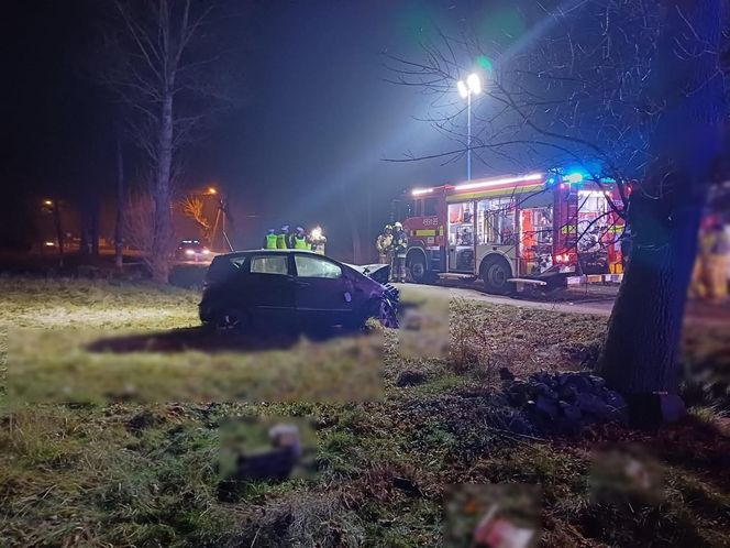 Tragedia we Wręczycy Wielkiej. Kobieta jechała z 11-letnim dzieckiem. Zginęła w zderzeniu z autobusem 