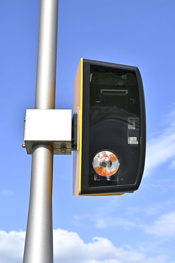 "Ulubiony" fotoradar warszawskich kierowców ponownie zniszczony. Działał 24 godziny