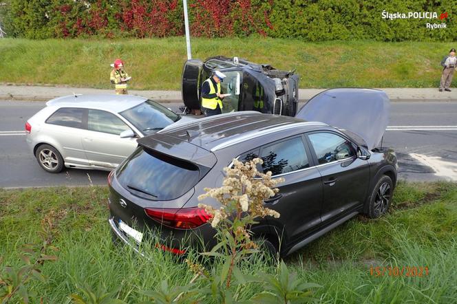 Kraksa w Rybniku. BMW skasowało dwie osobówki