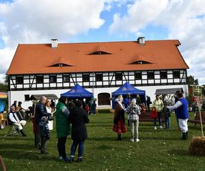 Smaki jesieni w skansenie. Zobacz, co działo się na imprezie w Olsztynku [ZDJĘCIA]