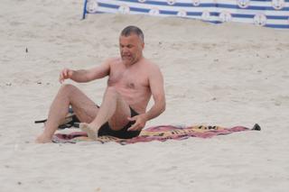 Wiceminister kultury Jarosław Sellin na plaży