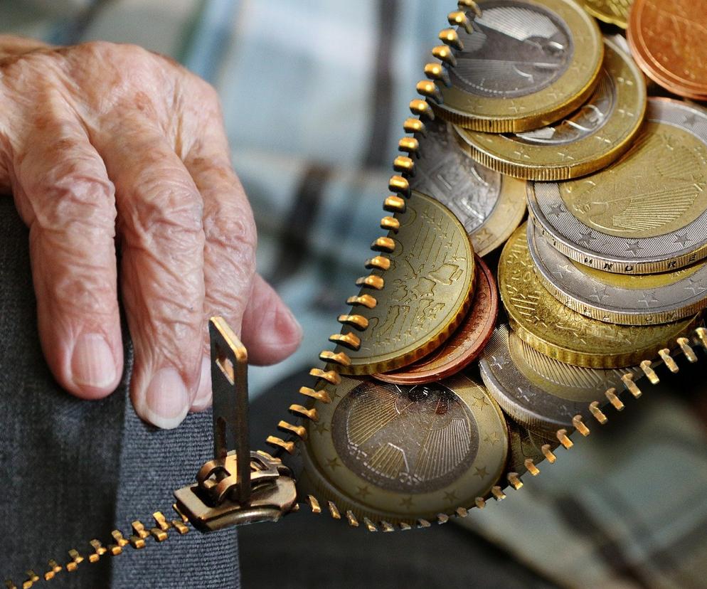 Seniorzy dostaną niższe 13. emerytury? Kwota netto świadczenia wciąż nie jest pewna 