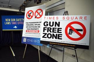 Sędzia federalny odrzuca prawo stanowe i twierdzi: Nowojorczycy mogą nosić broń